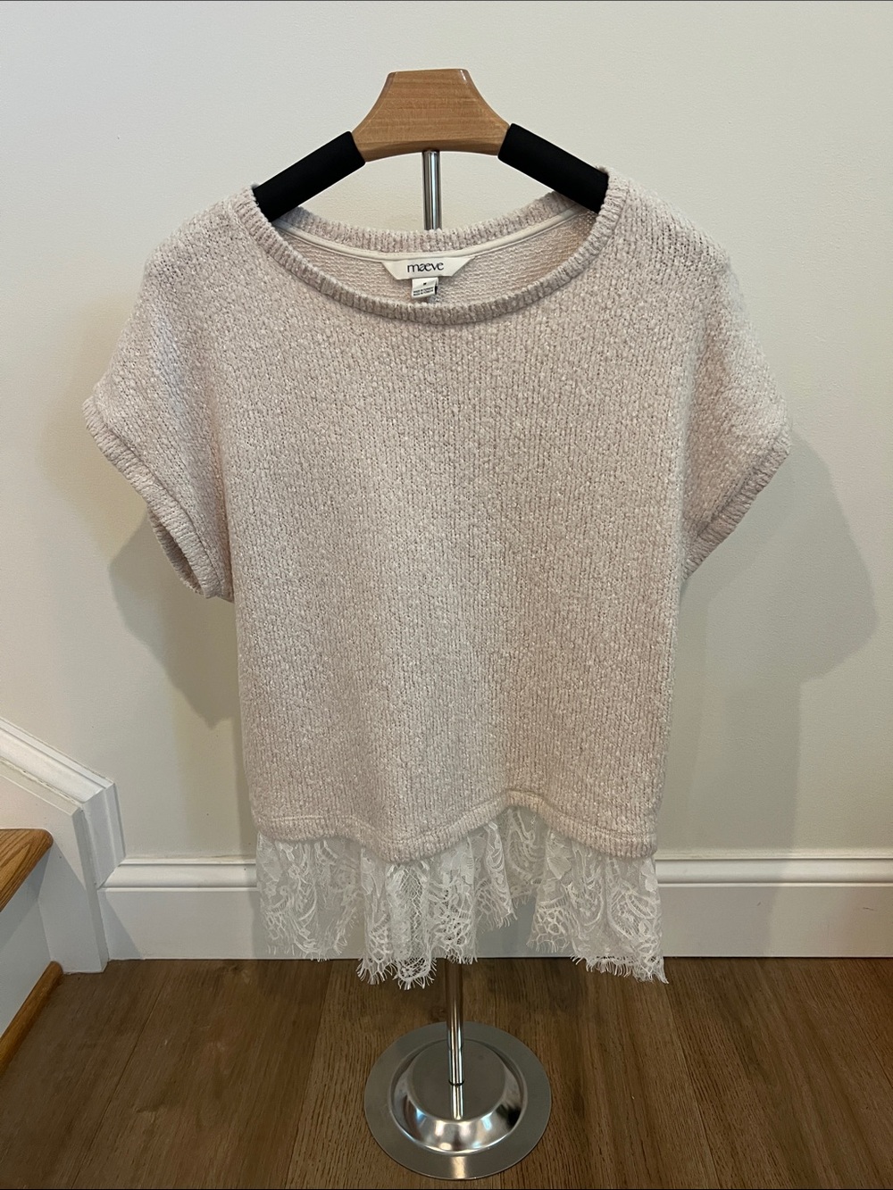 Maeve Lace-Hem Short Sleeve Knit Top